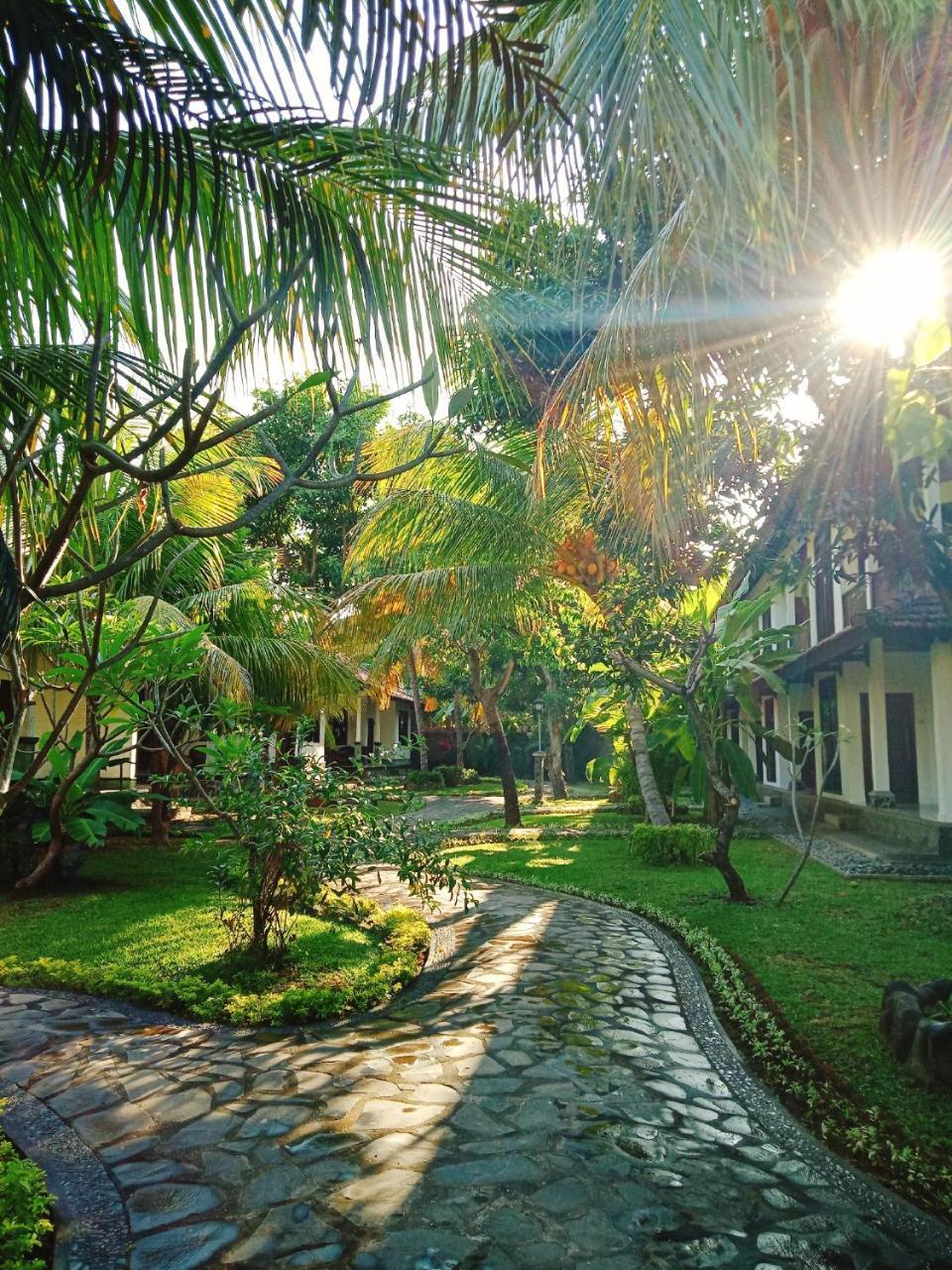Rini Hotel Lovina Exterior foto