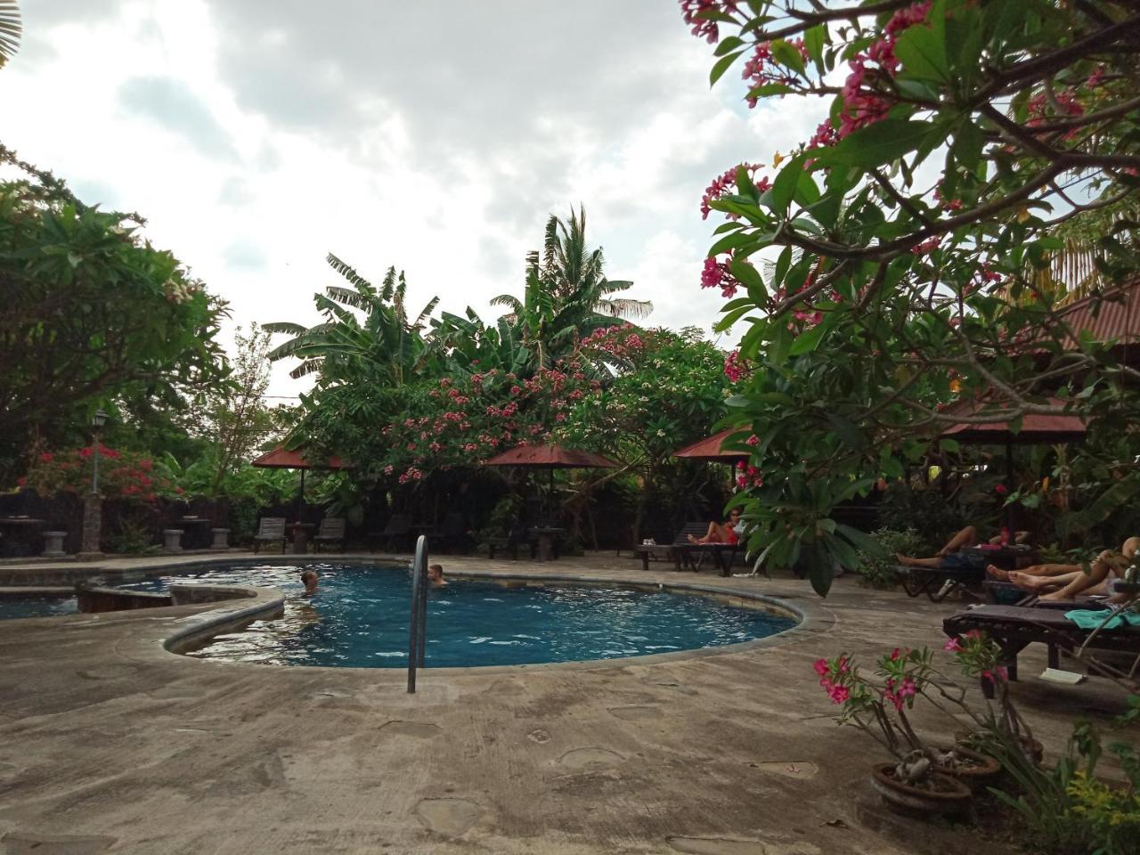 Rini Hotel Lovina Exterior foto