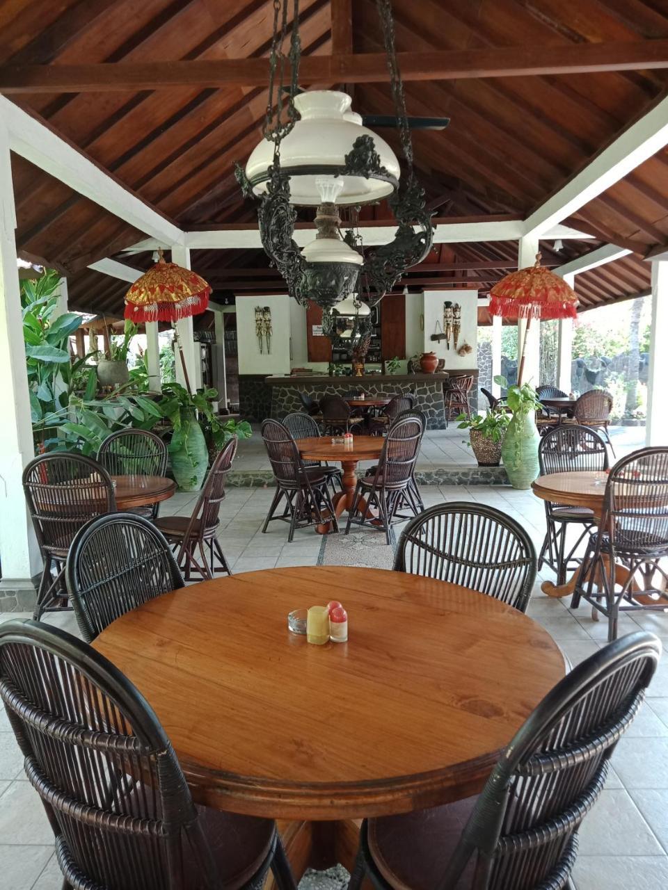 Rini Hotel Lovina Exterior foto